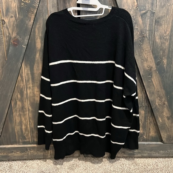 Black Sweater with Cream Horizontal Stripes - Picture 2 of 3